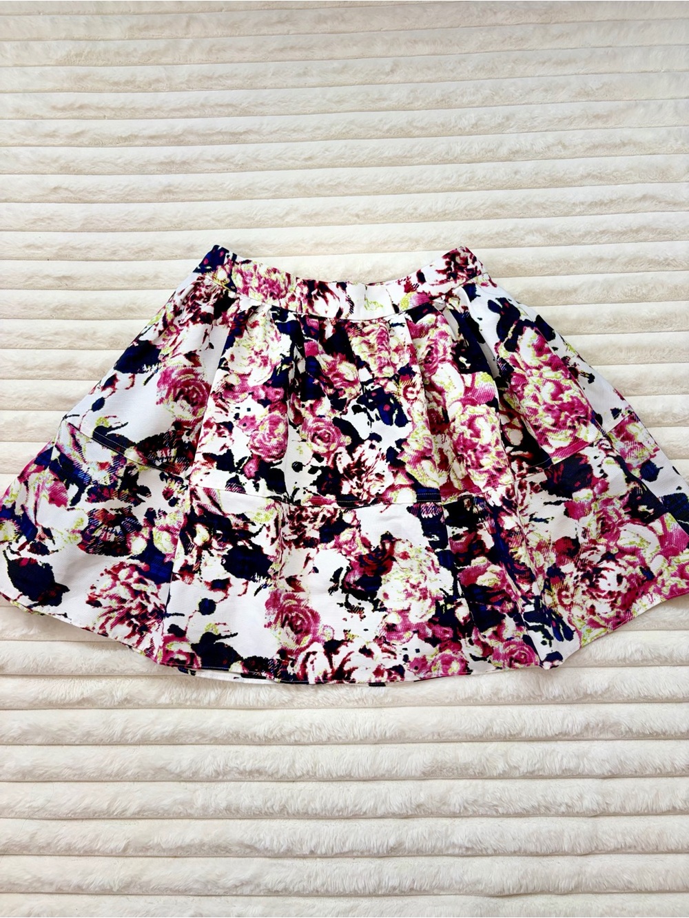 Express Puff Skirt Statement Piece Pink Cream White Black Blue Detail Size 4